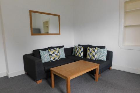 3 bedroom flat to rent, Wallace Street, Stirling Town, Stirling, FK8