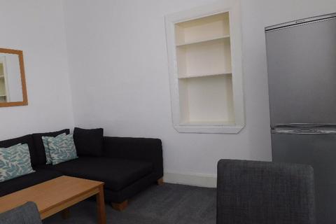 3 bedroom flat to rent, Wallace Street, Stirling Town, Stirling, FK8