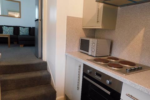 3 bedroom flat to rent, Wallace Street, Stirling Town, Stirling, FK8