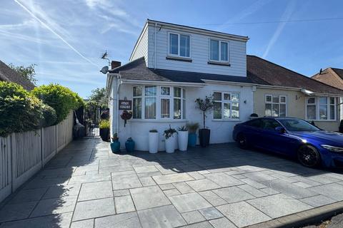 3 bedroom semi-detached house for sale, Philmead Road, Benfleet, SS7