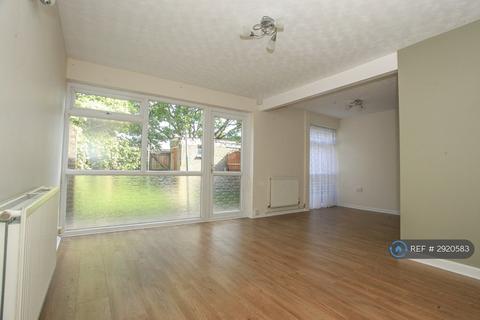 2 bedroom end of terrace house to rent, Mortlock Avenue, Cambridge, CB4