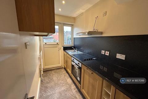 2 bedroom terraced house to rent, Hedgemans Road, Dagenham, RM9