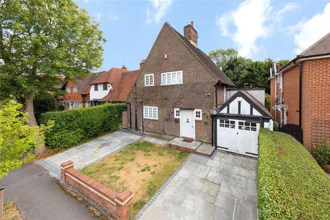 3 bedroom detached house to rent, Risebridge Road, Gidea Park, Essex, RM2