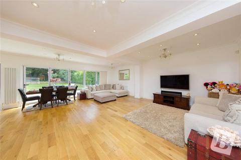 3 bedroom detached house to rent, Risebridge Road, Gidea Park, Essex, RM2