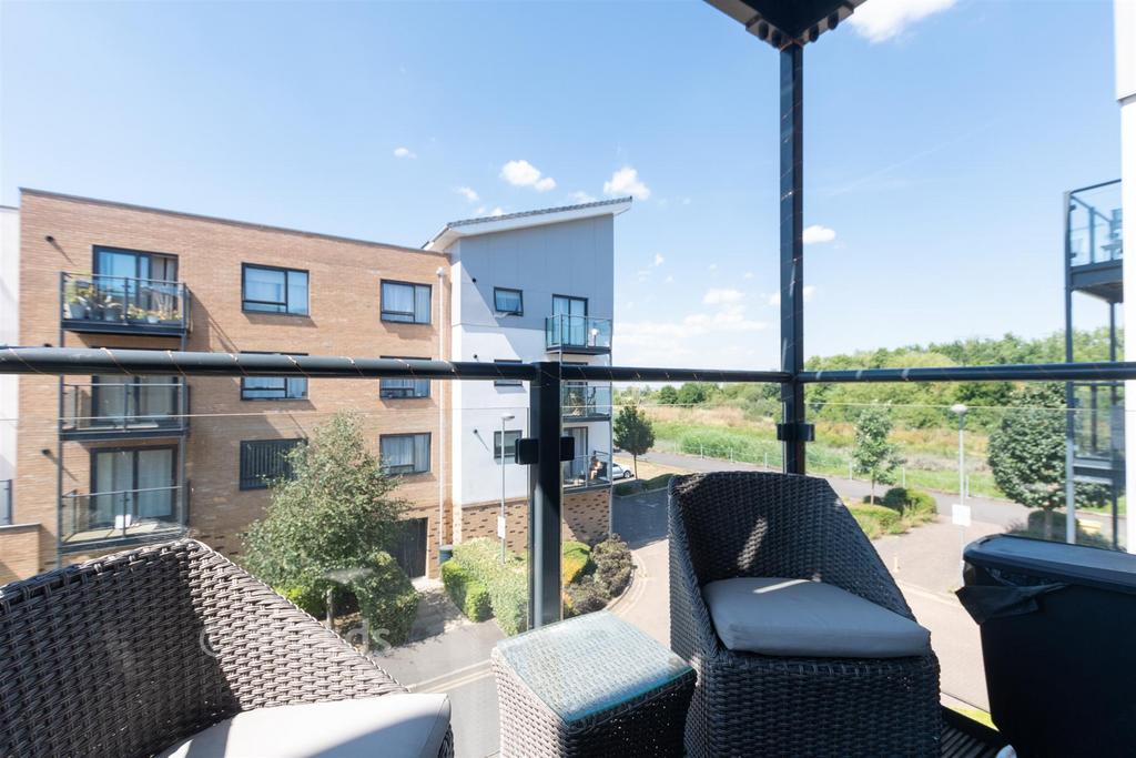 Apartment in Dartford, The Bridge - View 3