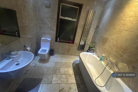 1 bedroom in a house share to rent, Bengal Road, Ilford, IG1