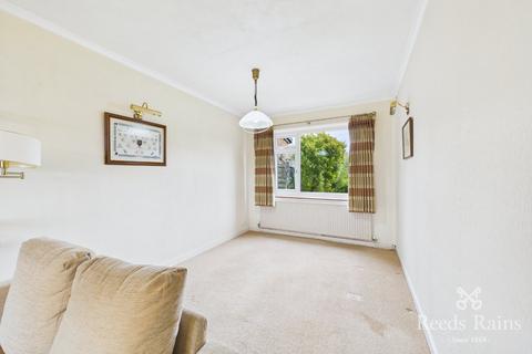 3 bedroom semi-detached house for sale, Manor Avenue, Greater Manchester M33