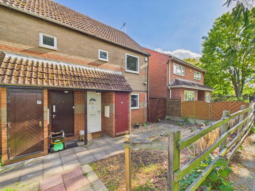 2 bedroom semi-detached house to rent
