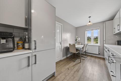 4 bedroom semi-detached house for sale, Holdenby Drive, Raunds, NN9