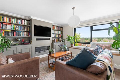 2 bedroom flat for sale, Chapelfields, Ware SG12