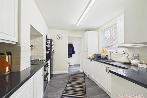 3 bedroom semi-detached house for sale, Ruabon Road, Wrexham