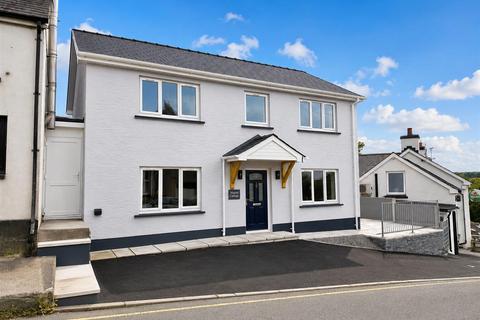 3 bedroom detached house for sale, Rhiw San Pedr, Llanybydder