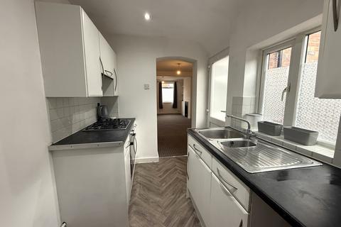 2 bedroom terraced house to rent, North Street, Cannock, WS11