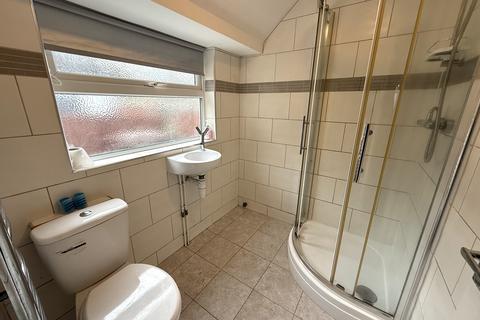 2 bedroom terraced house to rent, North Street, Cannock, WS11