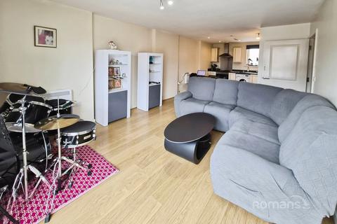2 bedroom flat to rent, Grays Place, Slough, Berkshire, SL2
