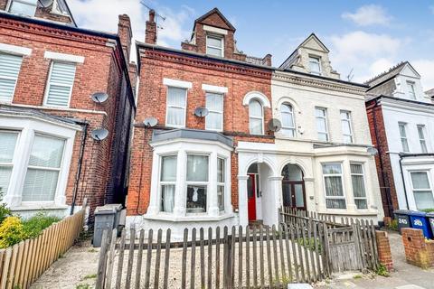2 bedroom flat for sale, BALLARDS LANE, FINCHLEY, N3
