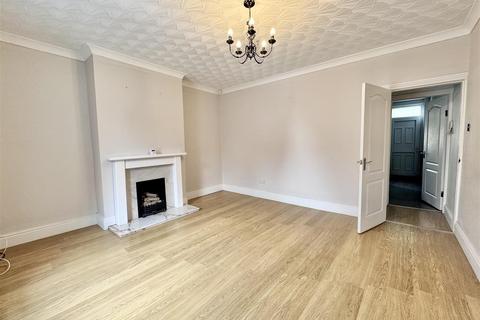 2 bedroom end of terrace house for sale, New Street, Mapplewell, Barnsley, S75 6EJ