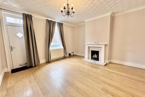 2 bedroom end of terrace house for sale, New Street, Mapplewell, Barnsley, S75 6EJ