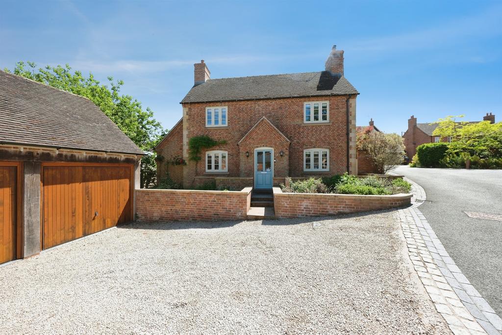 3 bedroom detached house for sale