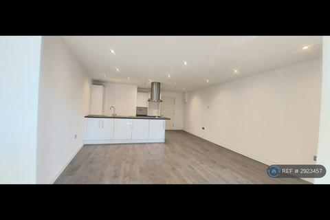 2 bedroom flat to rent, Haydock Close, Hornchurch, RM12