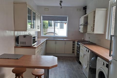 4 bedroom terraced house to rent, Sir Thomas Whites Road, Coventry
