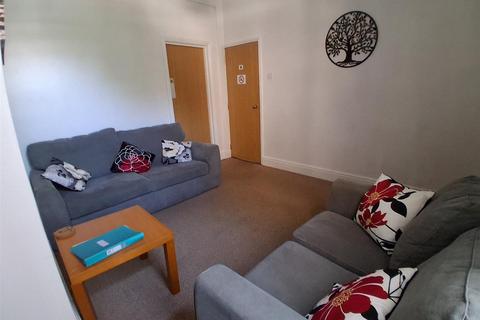 4 bedroom terraced house to rent, Sir Thomas Whites Road, Coventry