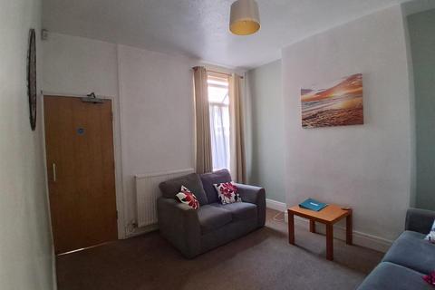 4 bedroom terraced house to rent, Sir Thomas Whites Road, Coventry