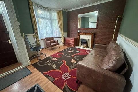 3 bedroom terraced house to rent, Humberstone Road, London E13