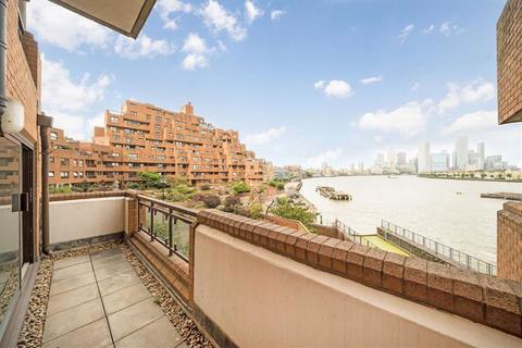 2 bedroom flat to rent, The Highway, London E1W