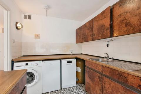 2 bedroom flat for sale, Pirton Road, Hitchin, Hertfordshire, SG5