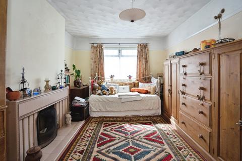 2 bedroom bungalow for sale, Maytree Avenue, Worthing, West Sussex, BN14