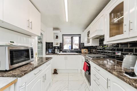 4 bedroom detached house for sale, Ashworth Road, Pontefract