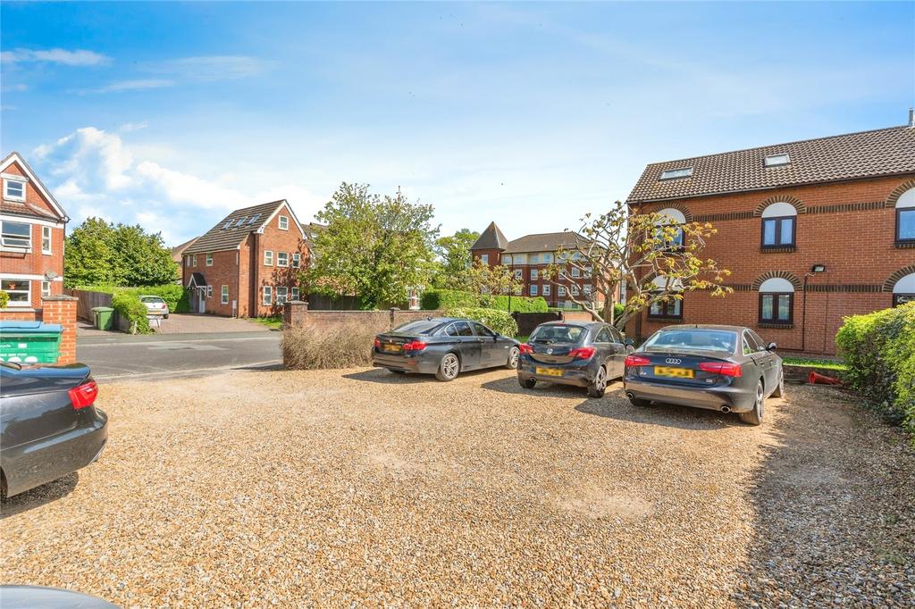 Apartment in Southampton, Western Docks, Hill - View 2