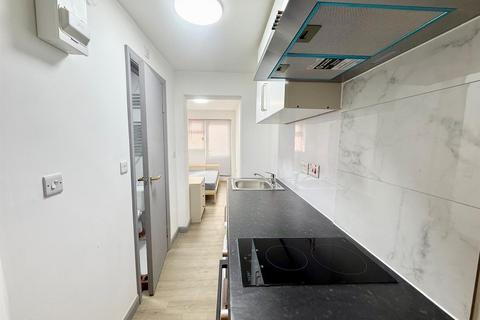 1 bedroom in a house share to rent, Spackmans Way, Slough