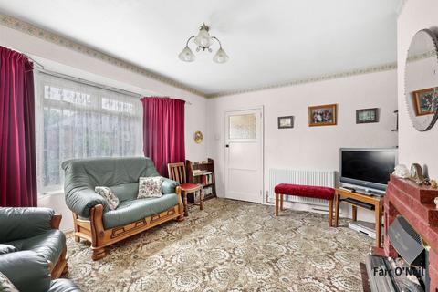 3 bedroom semi-detached house for sale, Thaxted Road, Buckhurst Hill, IG9