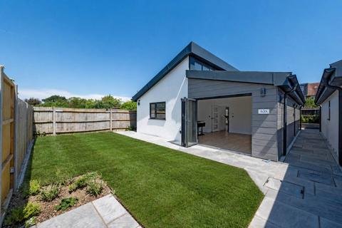 2 bedroom detached bungalow for sale, Monkleigh Road, Morden