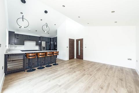 2 bedroom detached bungalow for sale, Monkleigh Road, Morden