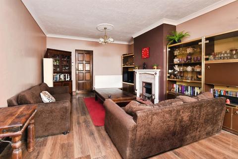 2 bedroom detached bungalow for sale, Queen Elizabeth Chase, Rochford