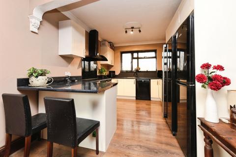 2 bedroom detached bungalow for sale, Queen Elizabeth Chase, Rochford