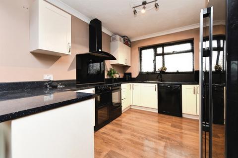 2 bedroom detached bungalow for sale, Queen Elizabeth Chase, Rochford