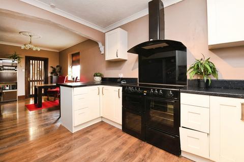 2 bedroom detached bungalow for sale, Queen Elizabeth Chase, Rochford