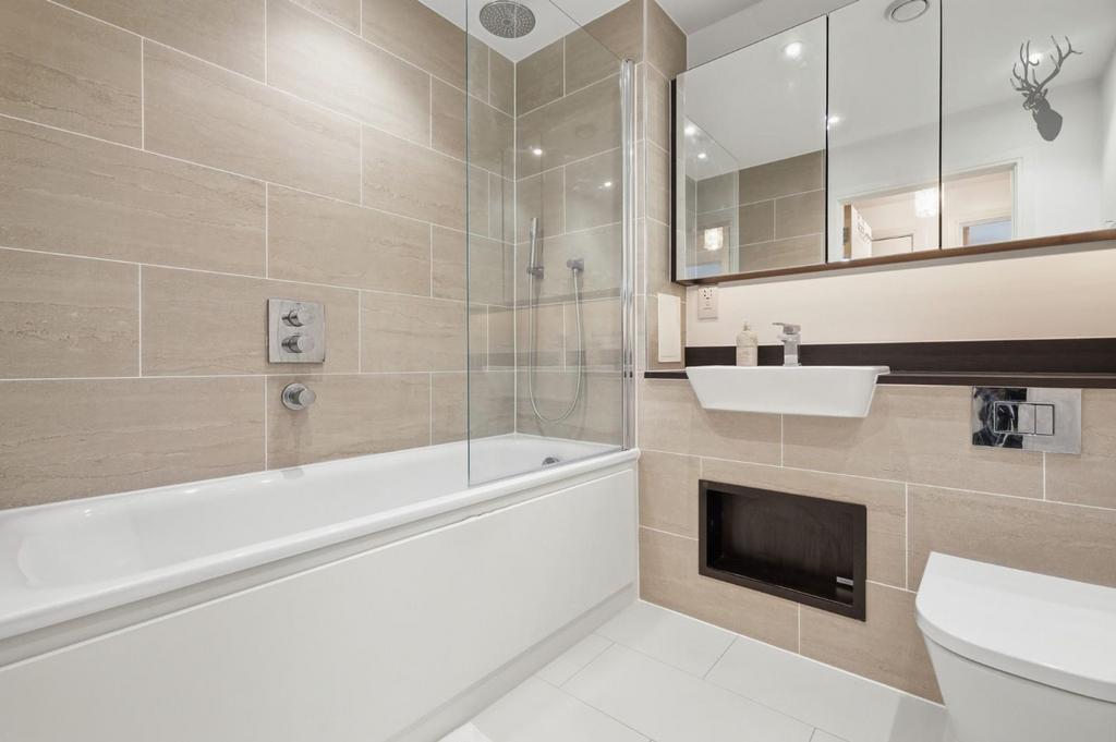 Bathroom, fireplace