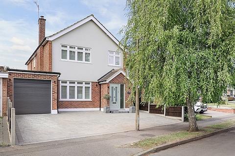 4 bedroom detached house for sale, Green Walk, Ongar, CM5