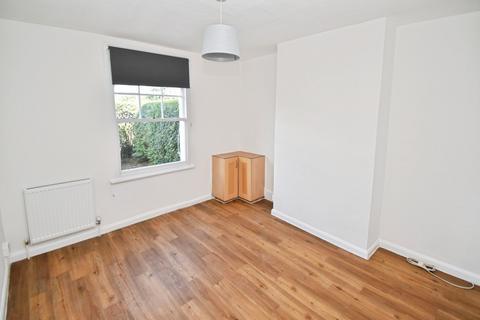 3 bedroom terraced house to rent, Baddow Road, Chelmsford CM2