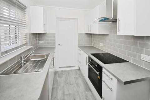 3 bedroom terraced house to rent, Baddow Road, Chelmsford CM2
