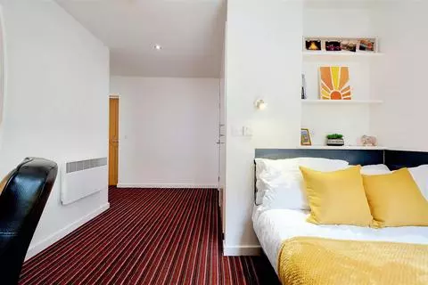 Studio to rent,