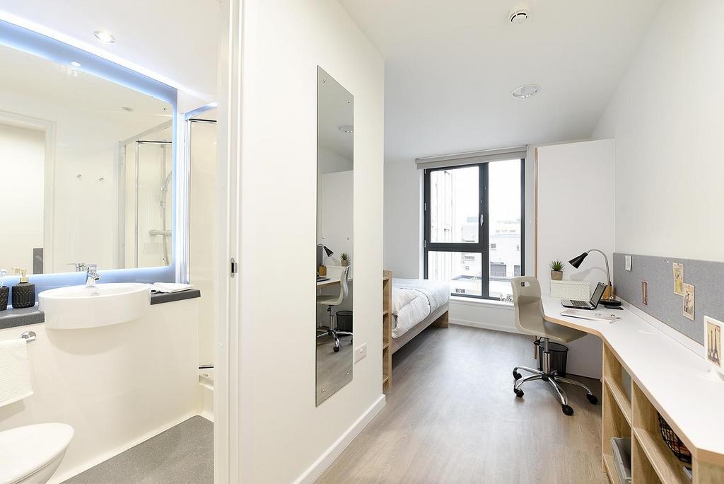 Apartment in Glasgow - More