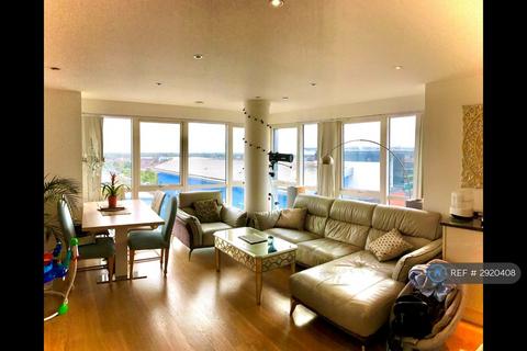 2 bedroom flat to rent, Railway Terrace, Slough, SL2