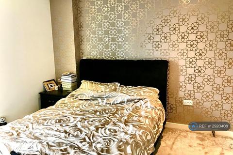 2 bedroom flat to rent, Railway Terrace, Slough, SL2