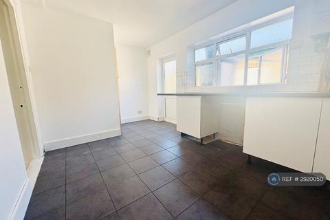 4 bedroom flat to rent, Holloway, London, N19